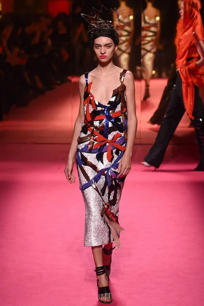 Look 3